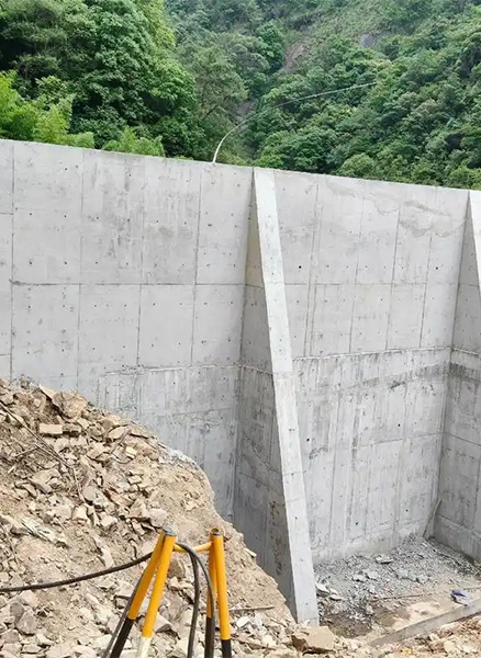 张家口宣化区重力式挡土墙